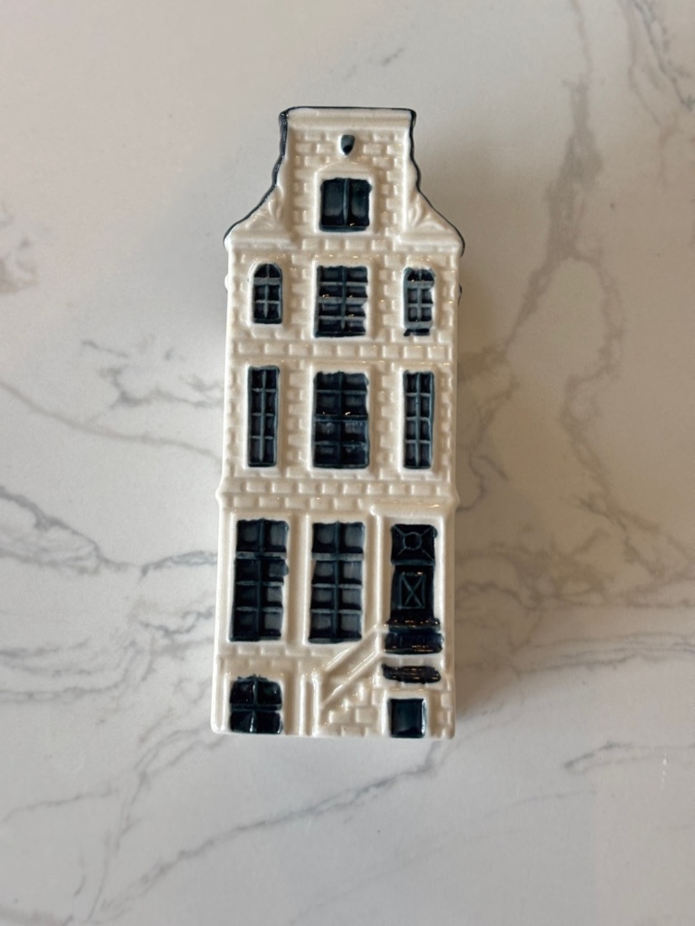KLM #68 Blue Delft House by BOLS - Picture 5 of 7